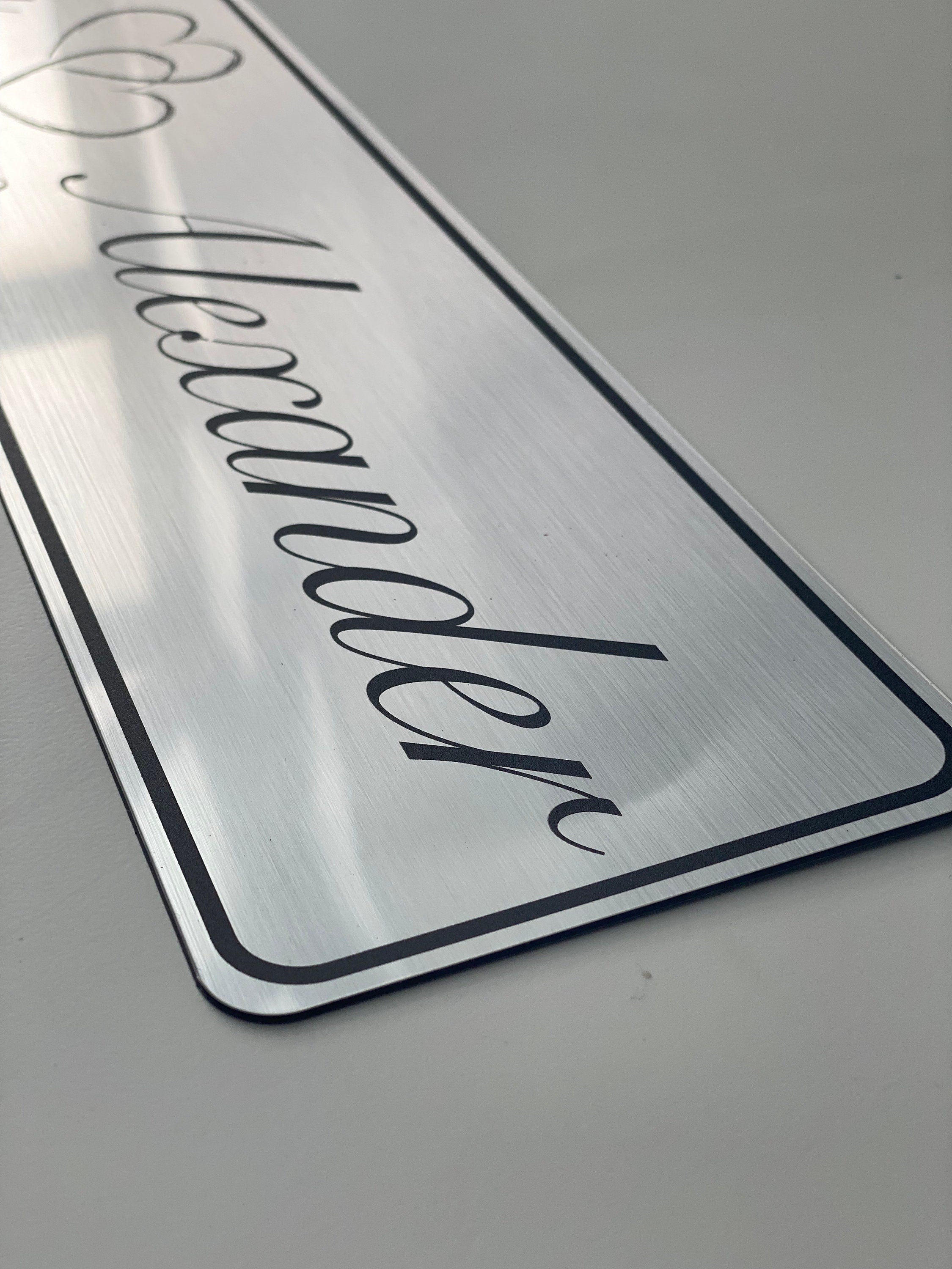 Hochzeitskennzeichen „Just Married“ – Silber, personalisiert für Hochzeitsauto